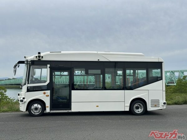 三山木駅、木津駅を発着する。乗ってみたい！