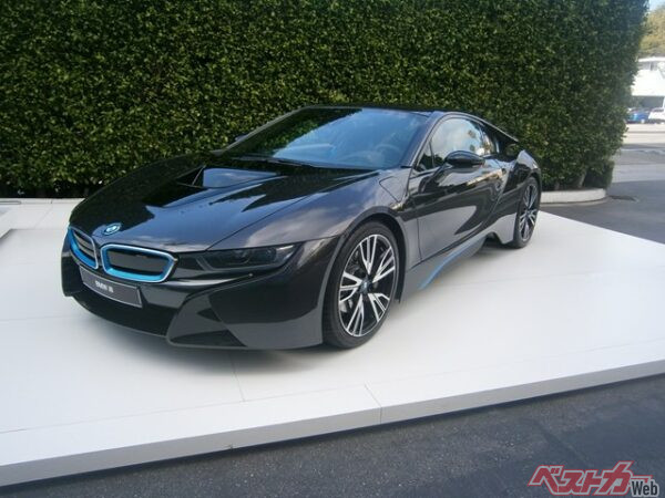 人工音響システム・ASDを搭載したBMW i8