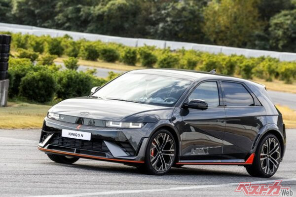 ヒョンデのIONIQ 5 Nにはドライバーが高揚感を得られるよう擬似エンジン音を収録した「N Active sound +」が搭載されている