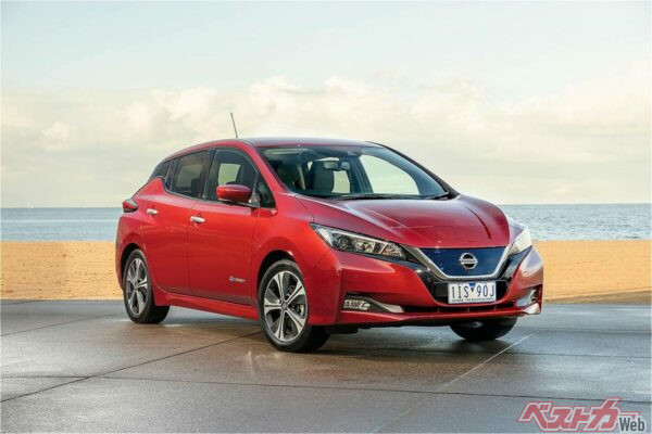 まずはZE1型リーフからスタート