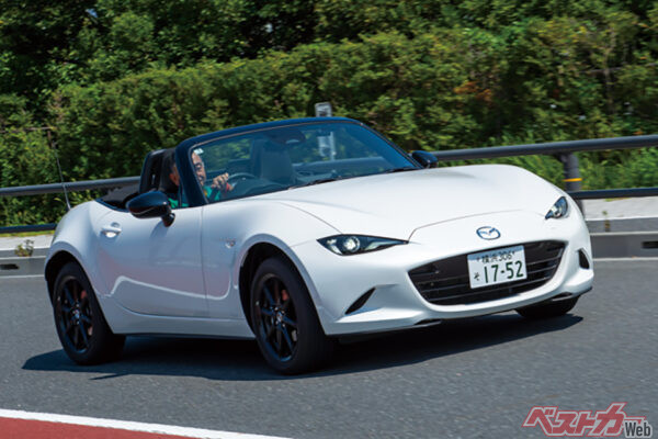 第1位はマツダ ロードスター。多くの選考委員が高評価。軽量な2シータ―オープンで軽快に走るというコンセプトは古典的だが、それを現代的な視点で実現
