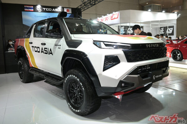 2026年7月頃に日本でも登場するとみられる新型トヨタ ハイラックス。タイではBEVも設定されるが、日本向けは2.8Lディーゼルターボとなるようだ