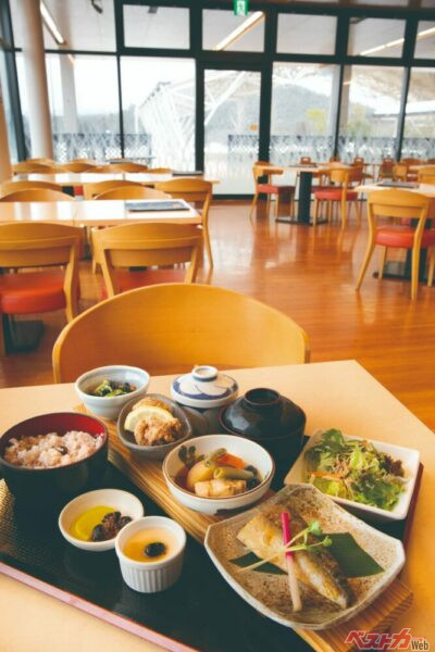 道の駅 京丹波 味夢の里／京都府船井郡京丹波町曽根深シノ65番地1／0771-89-2310／年中無休／丹波里山レストラン Bonchi／（営業時間）11:00〜20:00（LO19:30）