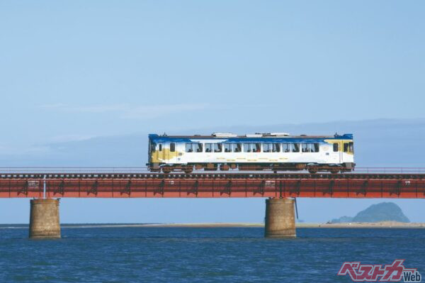 京都丹後鉄道／〒626-0071京都府宮津市字由良2048番地の2（丹後由良駅）／0772-22-3307（宮津駅）／営業時間（丹後由良駅）（月～金）7:15～9:15／15:20～17:20　