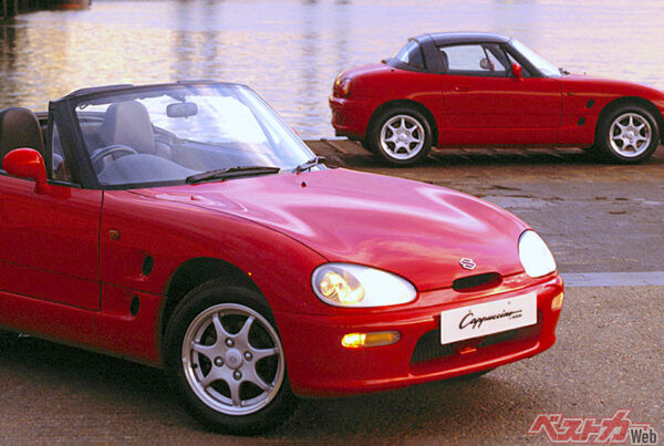 車重約700kgの軽量ボディが、鋭い加速と抜群の回頭性を生み出す