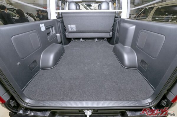 この空間があれば、うまくいけば少ない往復で済む可能性も。画像はハイエース