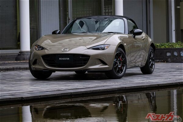 キャップをかぶってオープンカードライブは最高だ！