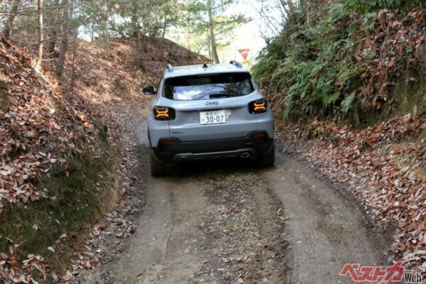 急な上り勾配の途中で完全停止し、坂道発進してみたがいとも簡単に発進できて拍子抜けするほどだった