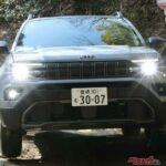 ジープのコンパクトSUV「アベンジャー」に待望のハイブリッドが日本上陸！　はたして猿投オフロードコースを走り切れるのか？