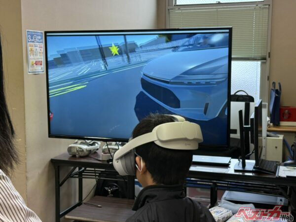 TMFは子どもがVRを付け仮想空間で交通環境を学ぶ体験会に力を入れている