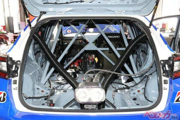 ハッチバックならではの補強や軽量化が求められる