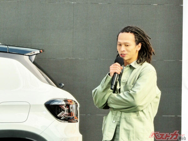 ジープ アベンジャー 4xe ハイブリッドのブランドアンバサダーに就任したスノーボーダーの平野歩夢選手