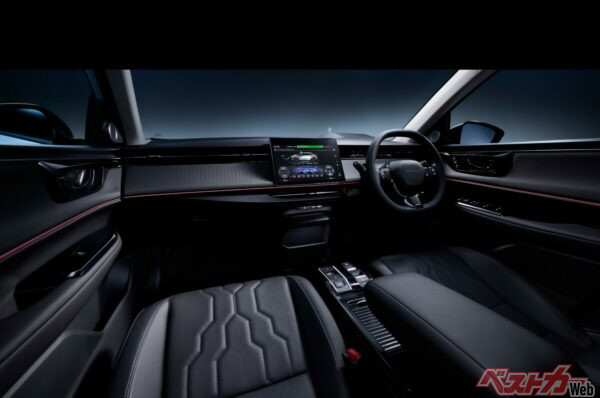 内装も未来的でありながら上質感が漂う