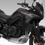【新車】2026年新型「XL750 トランザルプ Eクラッチ」143万円で4/23発売！ 電スロ×Eクラ初装備+スキッドプレートも装着