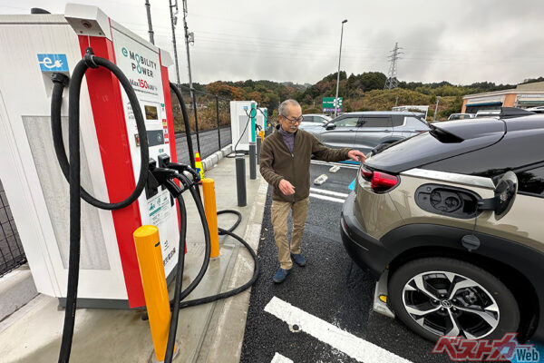 高速道路でも超高速充電器の設置は進んでいるが、他国に比べて日本での普及は遅い
