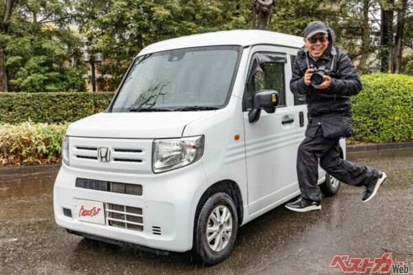 池之平昌信カメラマンと愛車のN-VAN