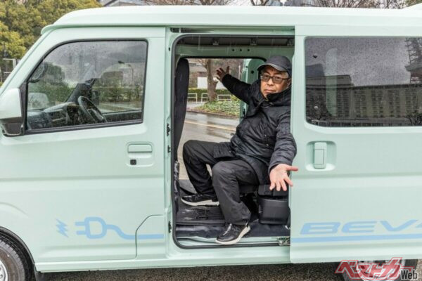 電動ではないものの、イージークローザードアなので静かでいい