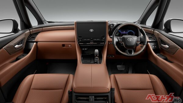 ヴェルファイアExecutive Loungeの内装(サンセットブラウン)。クルーザーに乗っているかのような見晴らしだ