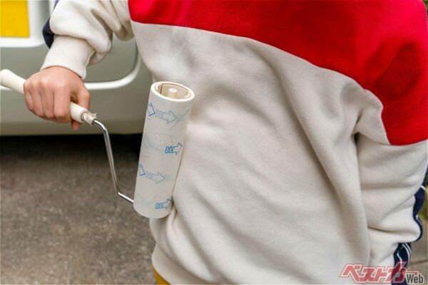 乗車する際には衣類の花粉除去もお忘れなく（mdesign@Adobestock）