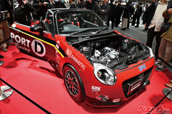 ジャパンモビリティショー2025にも出展された開発車両の最新版。エンジン搭載位置やリアサスを一新