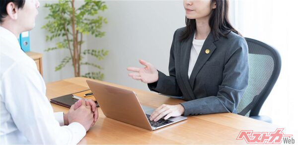 弁護士特約は1契約で家族全員がカバーされることが多い（ponta1414@Adobestock）