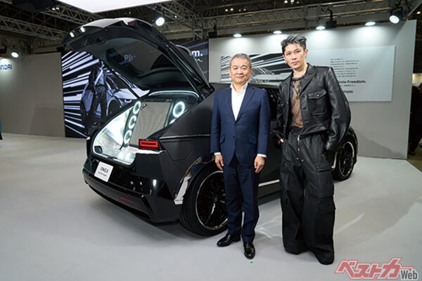 ヒョンデ・モビリティ・ジャパンの七五三木敏幸社長とMIYAVI氏