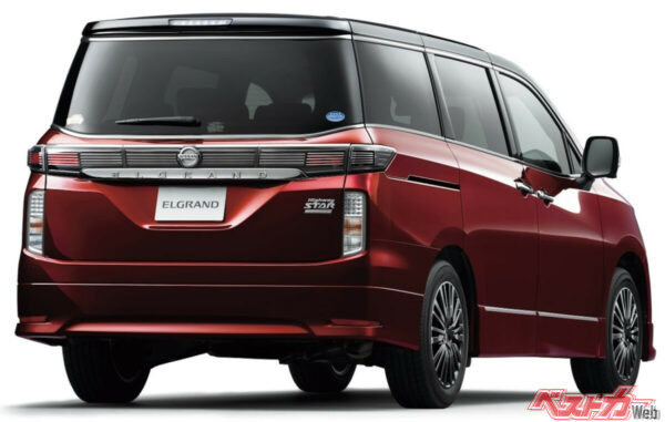 走りはよかったのだが台形ボディで側面の圧迫感なども課題となった