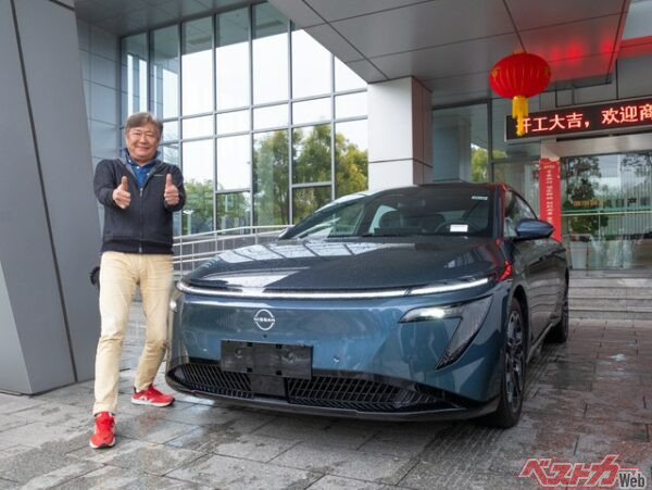 上海モーターショーで目にした時から、期待大だったという国沢氏。編集長が誘った試乗だがご満悦でひと安心