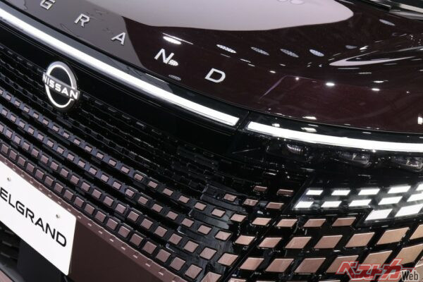 16年ぶりのフルモデルチェンジ！　日産 エルグランド（画像一覧）