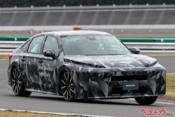 ホンダ社内では、すでに「次期ハイブリッド商品群」として、新型ハイブリッド車の開発が進んでいる（写真は「次期アコード？？」と目される、プレリュードをベースにした新型ハイブリッド車）