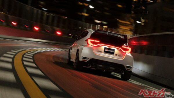 もはや地を這う戦闘機の雰囲気