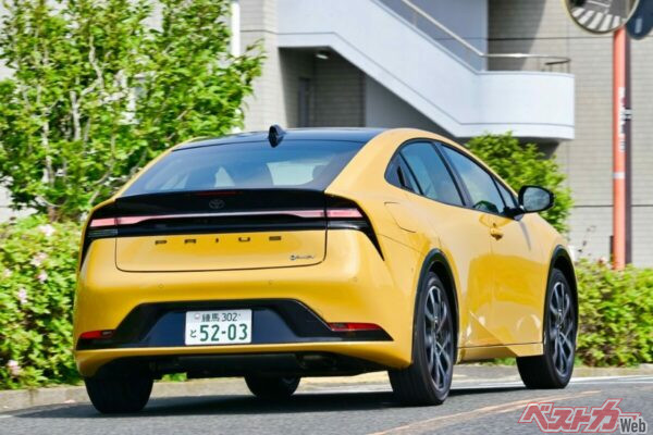2L、PHEVはエンジンが151ps/19.2kgm、フロントモーターが163ps/21.2kgmを発生。WLTCモード燃費は26.0km/L。満充電からのEV走行距離は87km