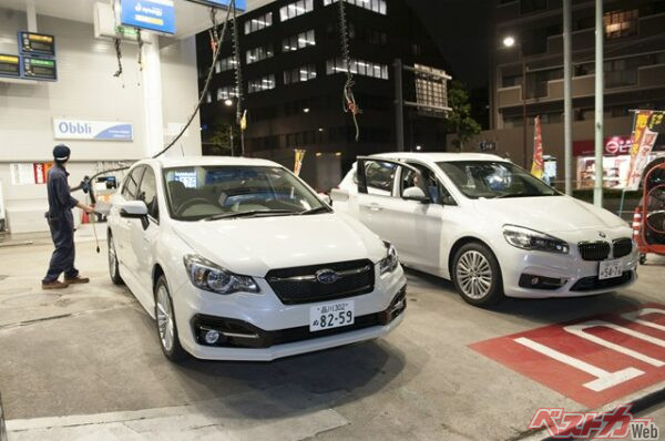 どのように給油するのが節約になるか考えてしまうが、走らせ方はもちろん、タイヤや荷物なども燃費に大きく関わってくる