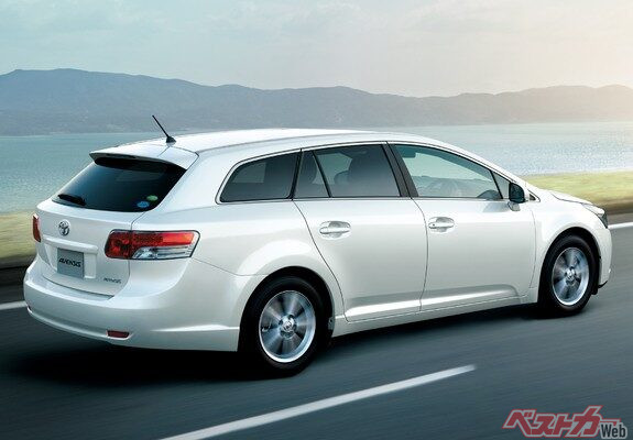 高いボディ剛性から生まれるステアリングフィール、ドアの開閉音に至るまで、国産トヨタ車の水準をはるかに上回る完成度を誇っていた