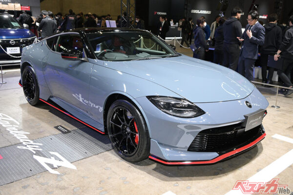 日産 フェアレディZ NISMO（2023年）。420馬力になった動力性能を受け止めるためクルマも抜かりなく強化され、2026年夏のマイナーチェンジでは6速MTを追加