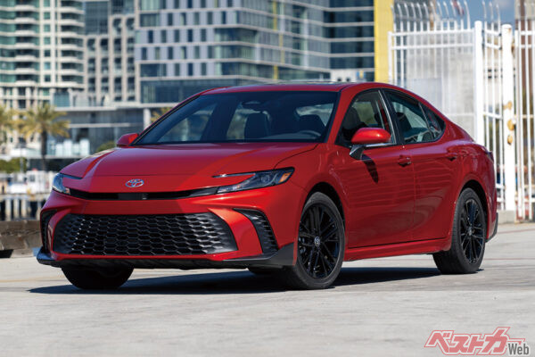 2023年12月に北米で発表。ボディサイズは全長4885×全幅1840×全高1455mm。ハンマーヘッドデザインがスポーティ