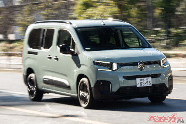 シトロエン ベルランゴロング。低回転域から力強い加速を見せるディーゼルターボエンジンを搭載