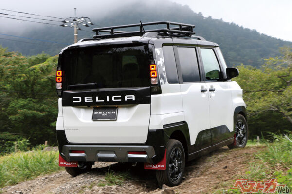 サスペンションは専用チューニングされ、荒れた路面でも安定した走行が可能