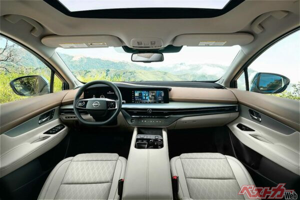 ラグジュアリーを名乗るに十分なインテリア