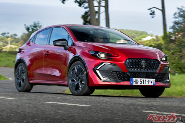 2025年に登場した、6代目となる新型ルノー クリオ。日本ではルーテシアの車名で5代目が販売されている