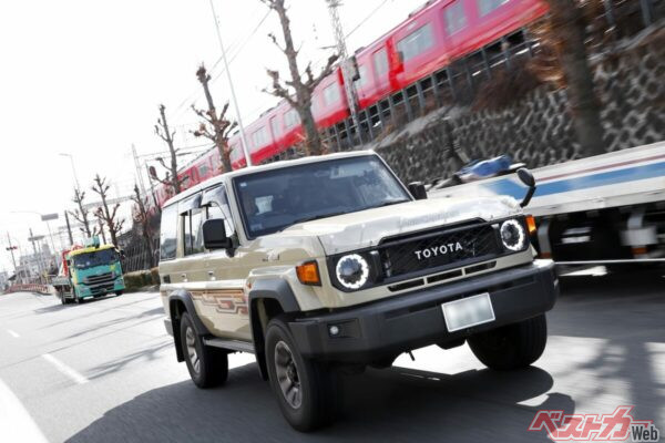 最初は一般道だと少し固い印象を受けたのだが……