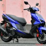ヤマハ「シグナスX」復活！日本上陸は125ccモデル、新型フレーム採用のスポーティーなフラットフロアでワンランク上の走りを実現【大阪モーターサイクルショー】