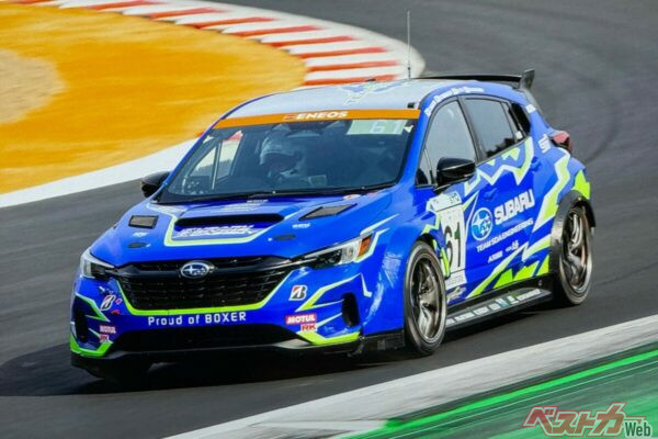 写真のハイパフォX IIに続く新マシンで、変わるスバルを印象付ける