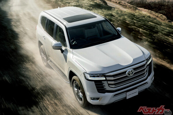 厳しい大自然も彼の前にはひれ伏す……「砂塵の王」トヨタ ランドクルーザー300