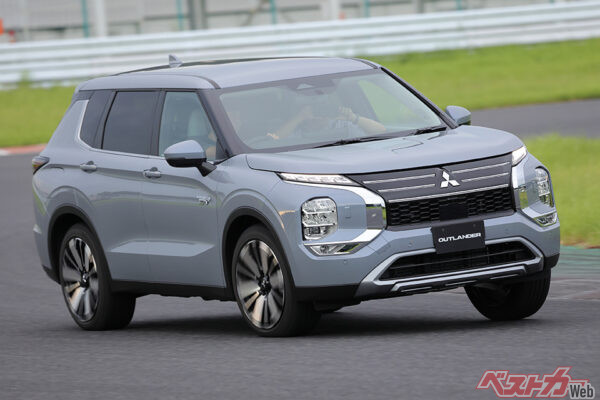 三菱 アウトランダーPHEV(2024年10月登場・529万4300~671万6600円)