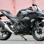 カワサキ新型ツインスポーツ「Ninja500」実車チェック！ 兄弟車「Z500」と共に大型モデルの新時代を築くか？【大阪モーターサイクルショー】