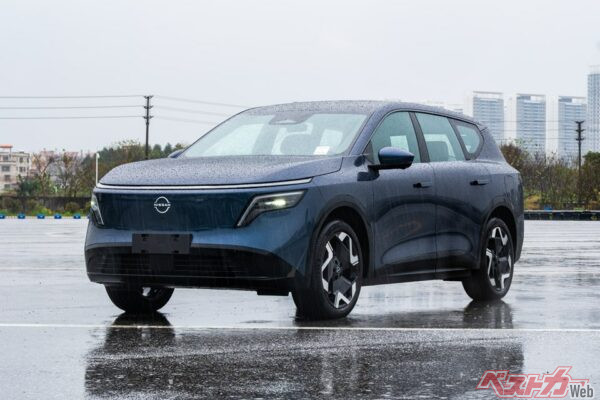 驚くほどの開発ペースで登場したNX8! 見た目もかっこいいぞ!