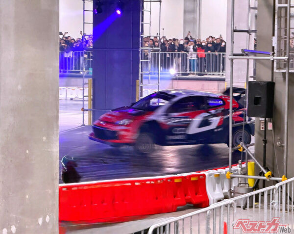 GRヤリスラリー1を豪快に振り回す勝田貴元選手