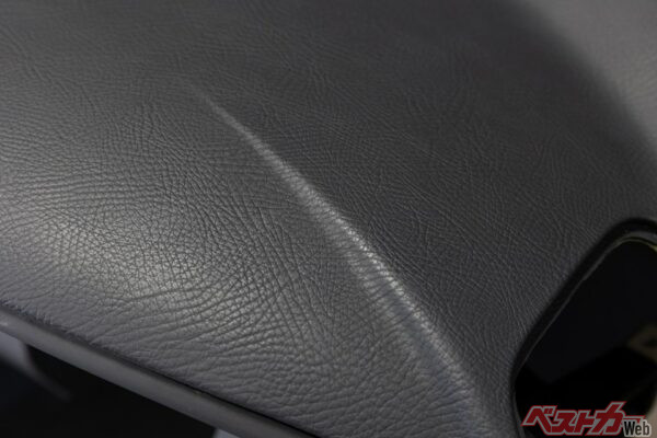 この表面、当時モノといってもいいほどの再現っぷりだ