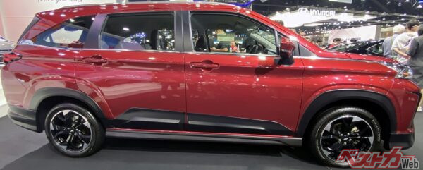 VELOZのボディサイズは、全長4475mm×1750 mm×1700mmと、ライズよりも480mm長く、ホイールベースも225mmほど延長されている